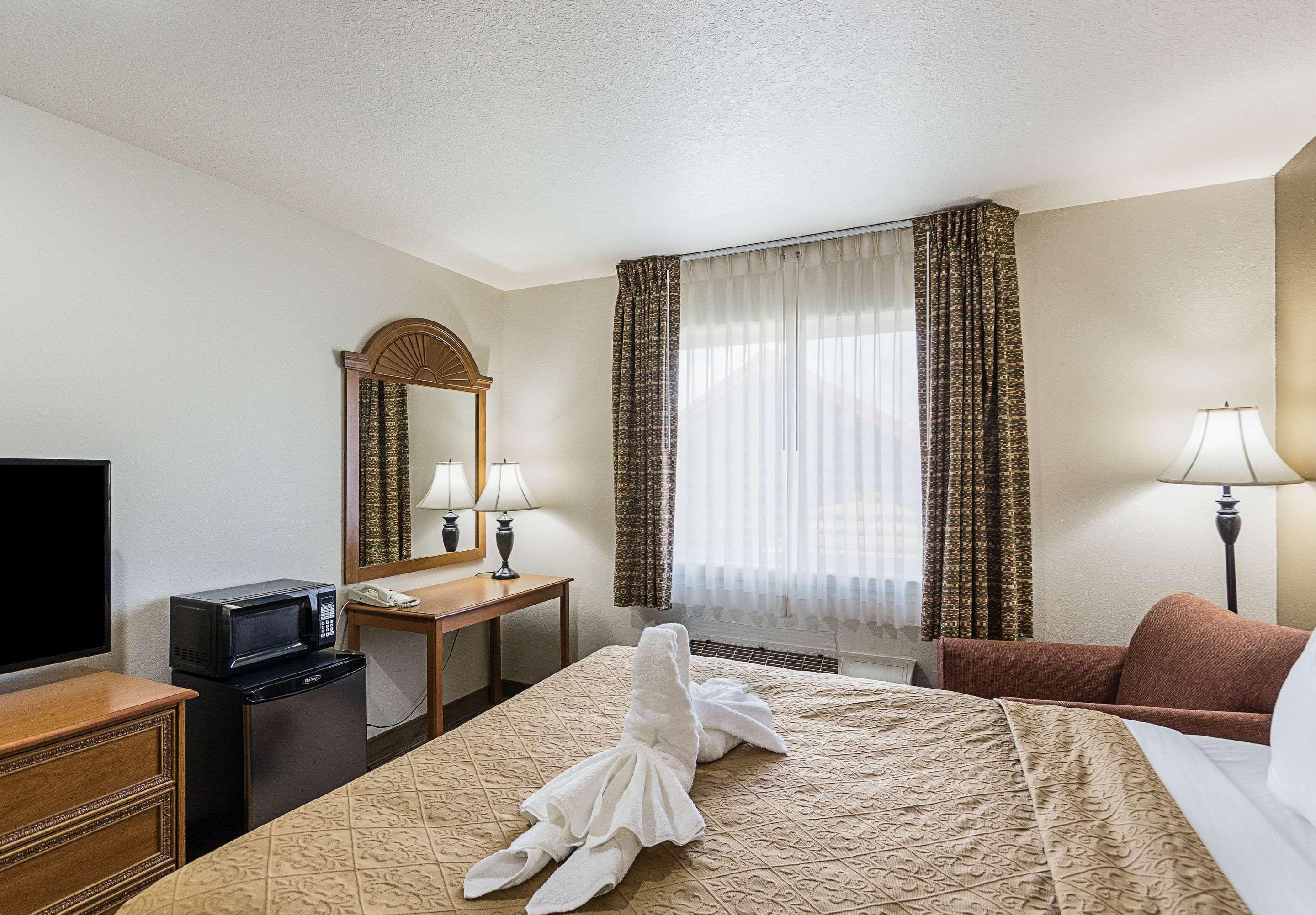 Econo Lodge Livingston Gateway To Yellowstone Exterior photo