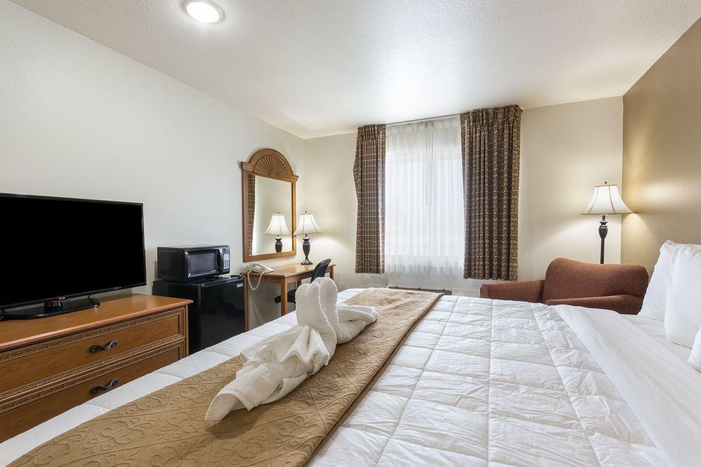 Econo Lodge Livingston Gateway To Yellowstone Exterior photo