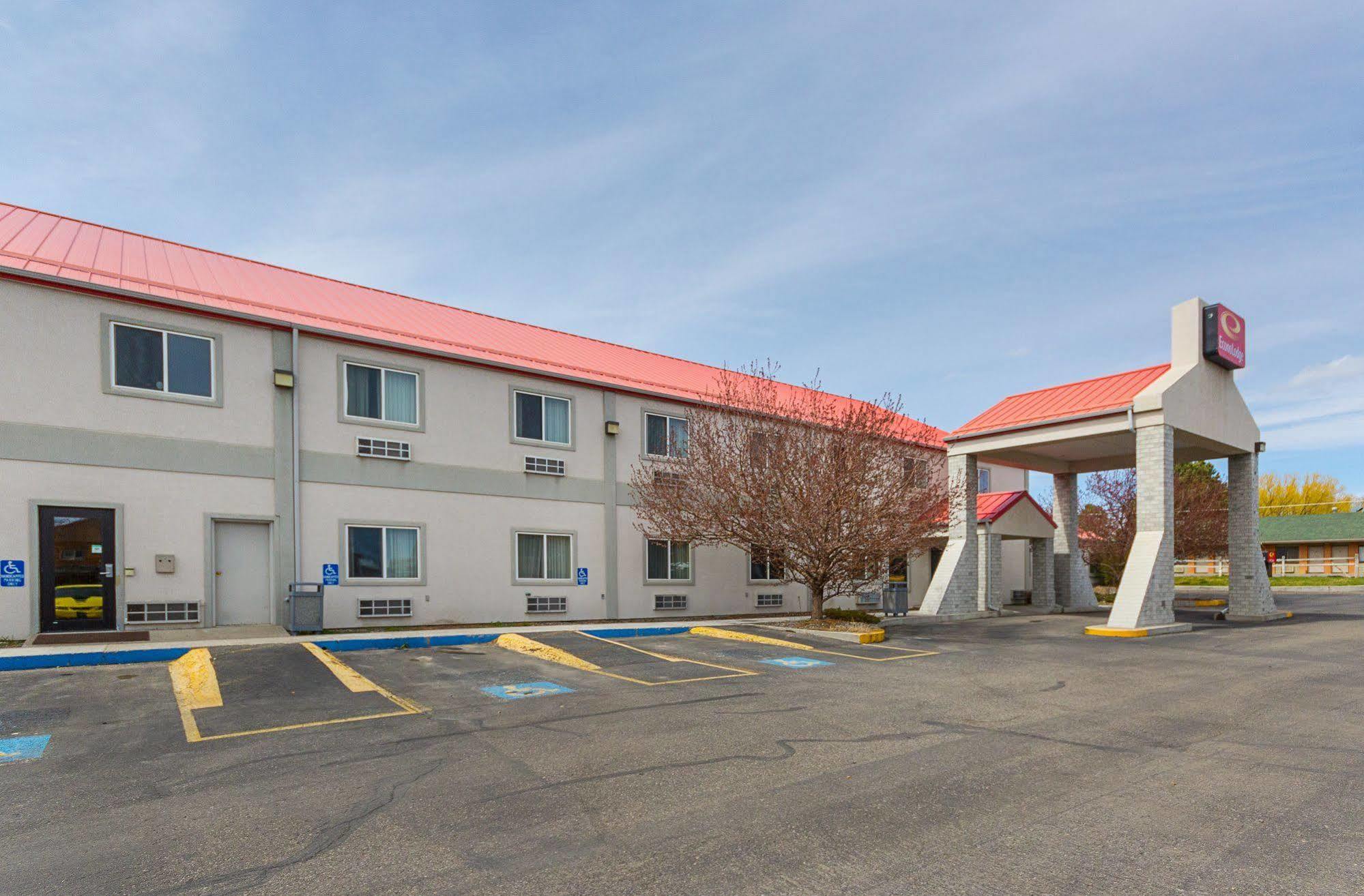 Econo Lodge Livingston Gateway To Yellowstone Exterior photo